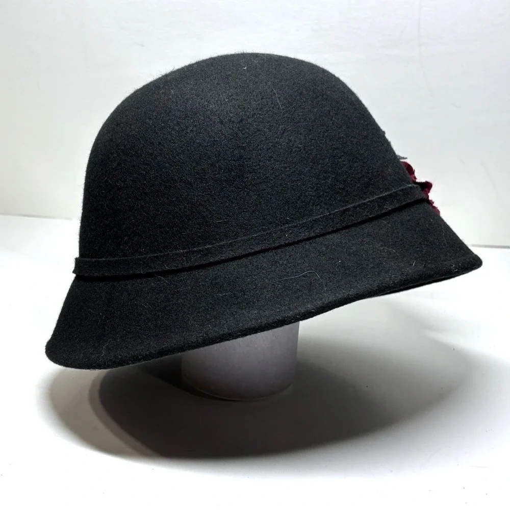 Wool Cloche Hat Womens‎ OS Black Floral Accent Winter Felt Vintage